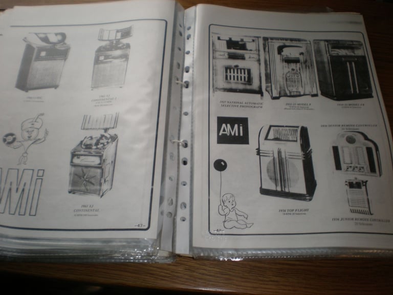 Jukebox reference  selection pages lots of pictures, of more or less every jukebox ever made.