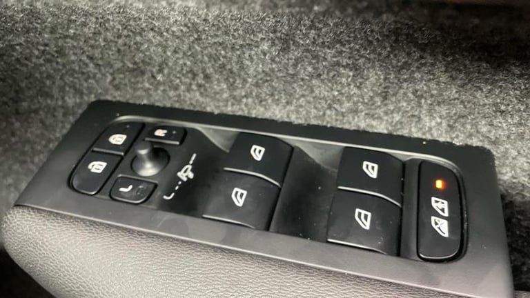 2025 Volvo XC40 Plus B4 Mild hybrid Petrol Dark Automatic SUV Petrol Automatic