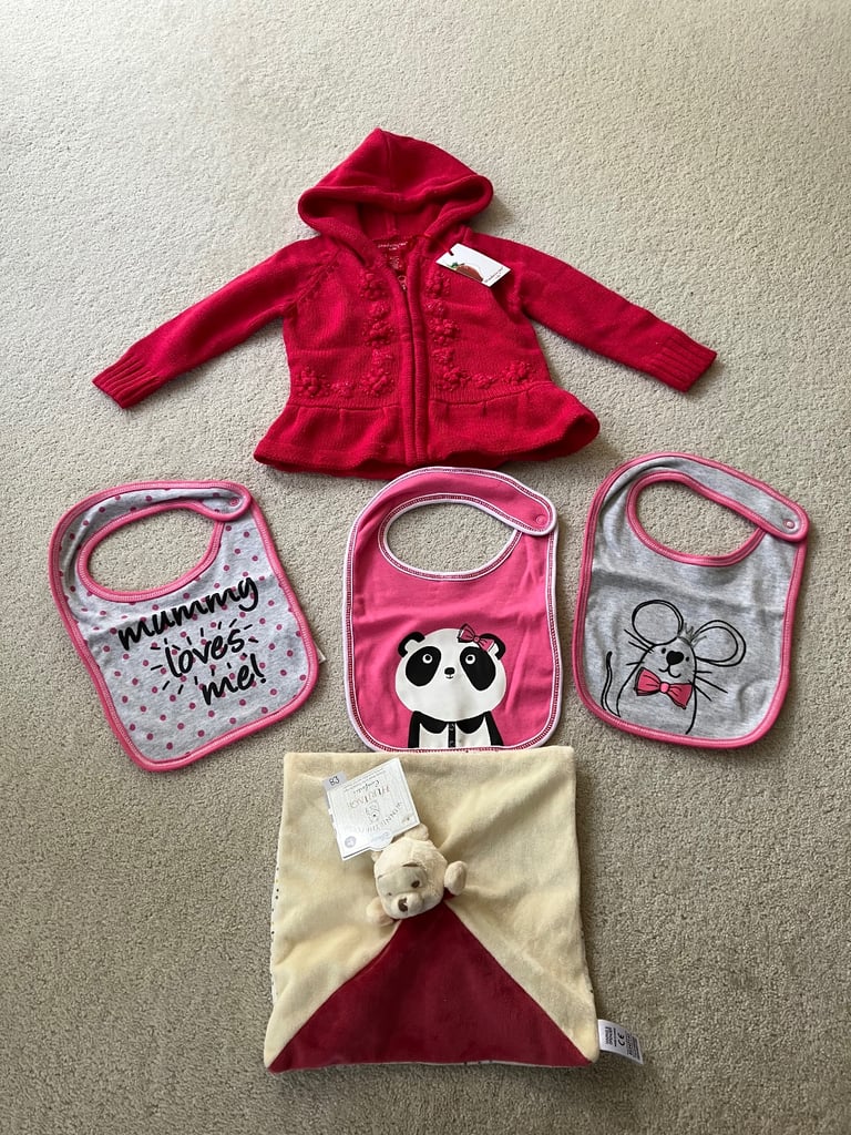 image for Baby Disney Winnie the Pooh comforter, Strawberry Faire cotton cardigan/3 Blue Zoo bibs