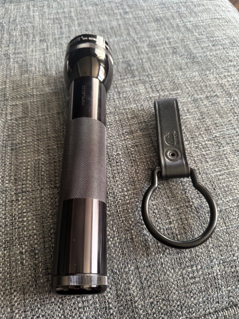 image for Maglite ML300L 2 D Cell LED Torch. New with mag belt loop.