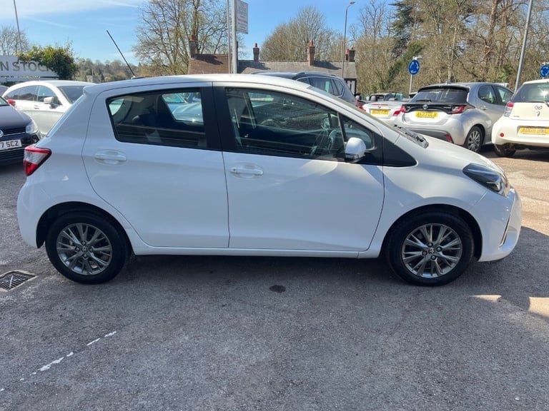 Toyota Yaris 1.5 VVT-i Icon 5dr - REAR CAMERA - BLUETOOTH - Petrol