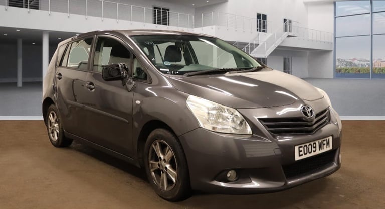 Toyota verso automatic 1.8 petrol 7 seaters ulezfree