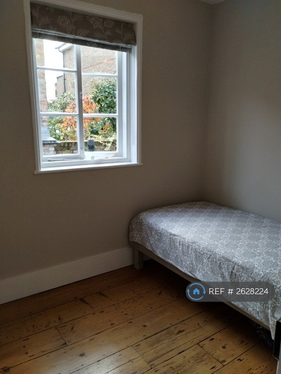 2 bedroom house in Lancaster Cottages, Richmond Upon Thames, TW10 (2 bed) (#2628224)
