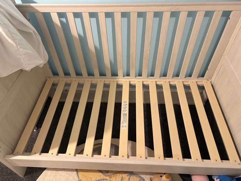 Cotbed and dresser 