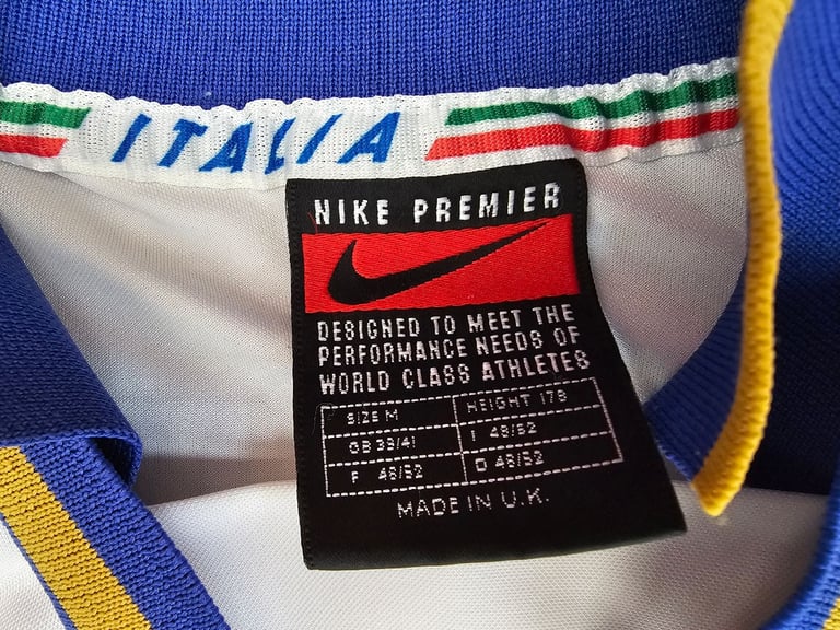 Italy Del Piero 1996 Away National Football Shirt Medium M Nike White Blue Gold