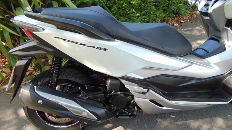 Honda NSS 300 A-K FORZA 2019 AUTOMATIC SCOOTER FSH FAST ECONMICAL ULEZ 