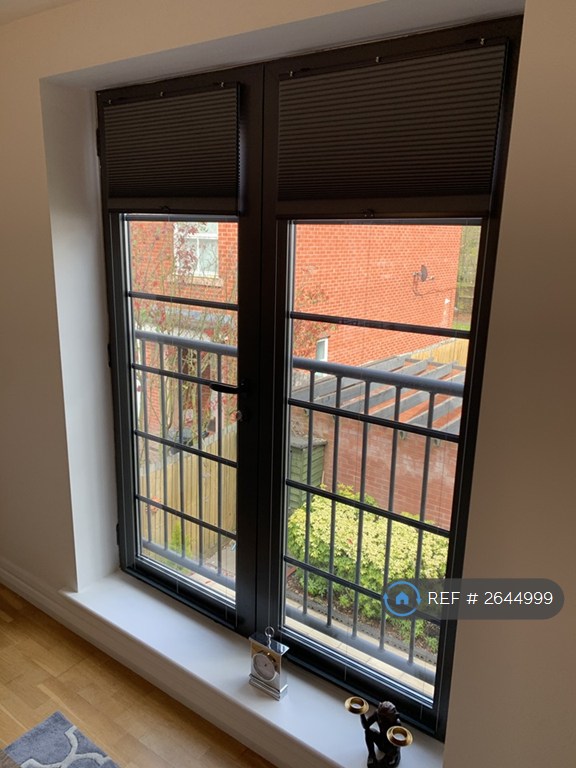 2 bedroom flat in Wallis Court, Leicester, LE2 (2 bed) (#2644999)