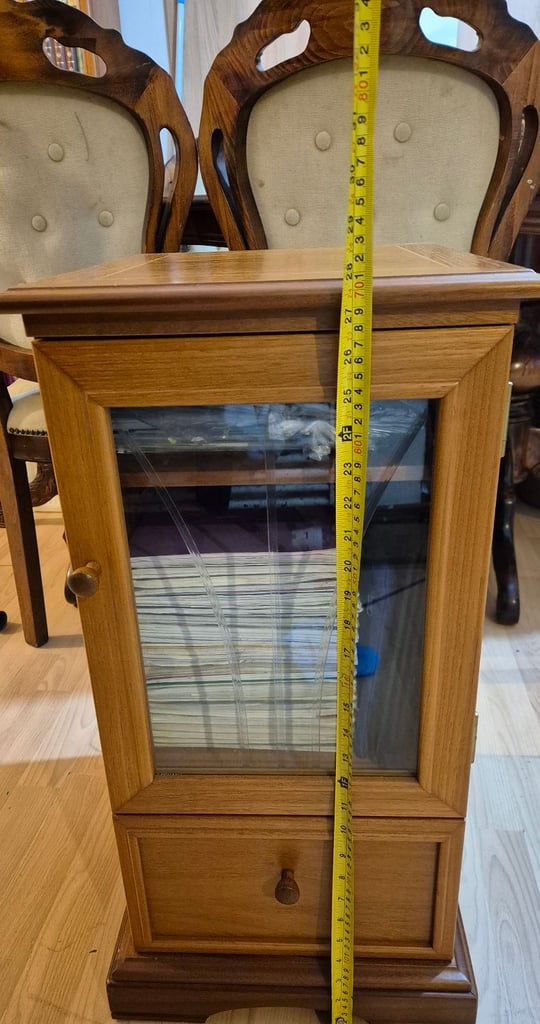 MEDIA CABINET/BEDSIDE TABLE. 