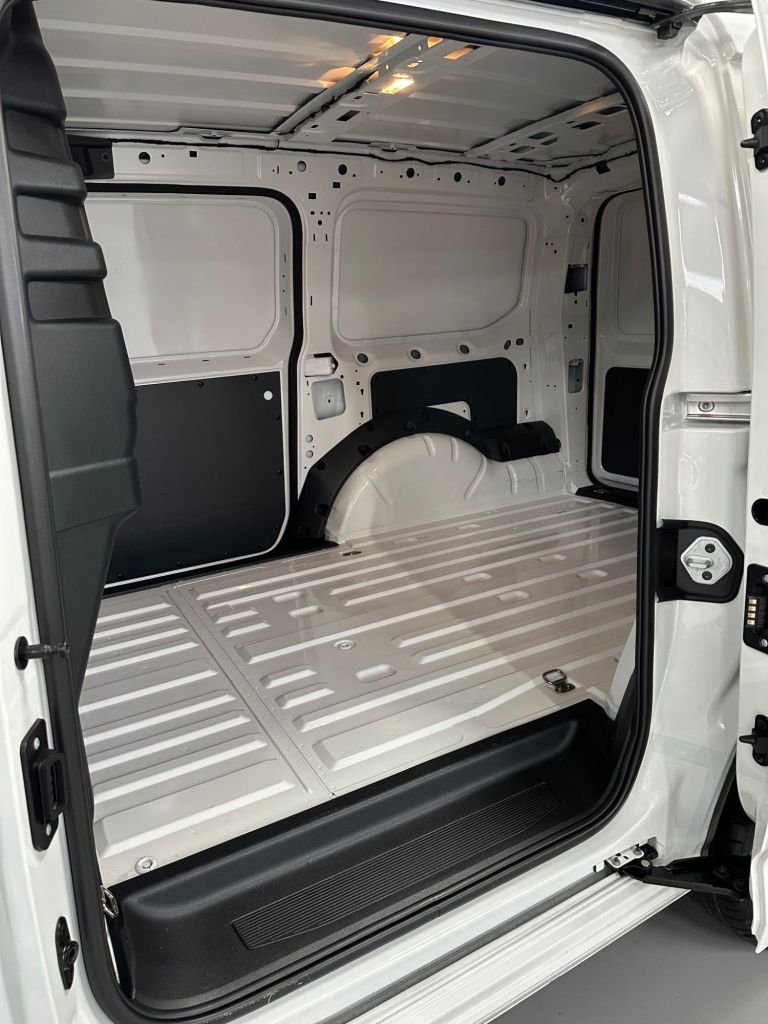 2024 74 VOLKSWAGEN CADDY MAXI 2.0 TDI C20 COMMERCE PANEL VAN 6DR DIESEL MANUAL L