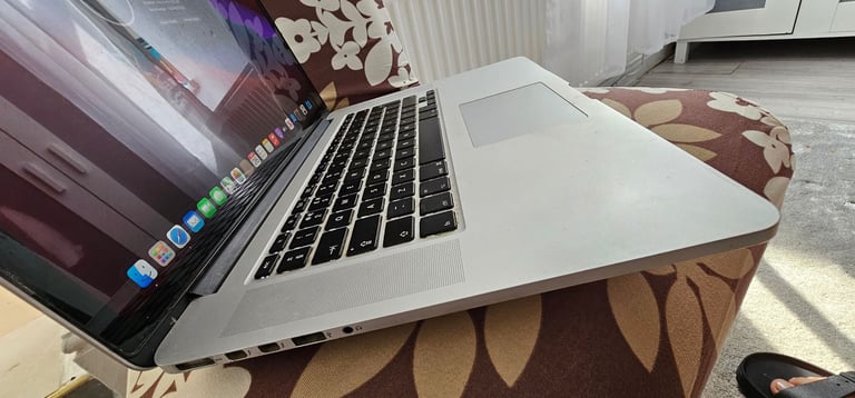Apple Macbook Pro 13-inch Retina Display 2015