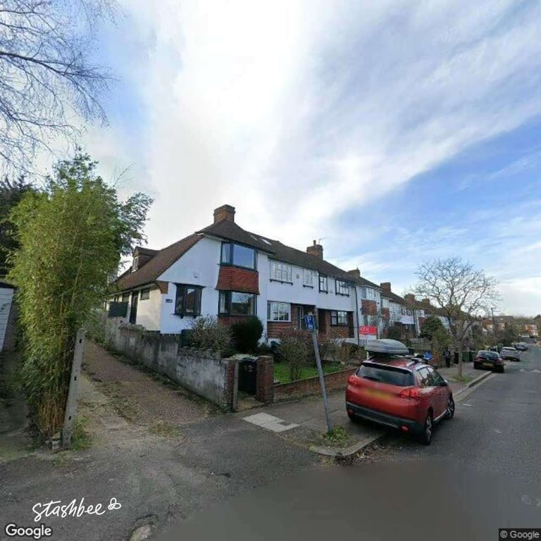Garage to rent in London (SE27) | Stashbee