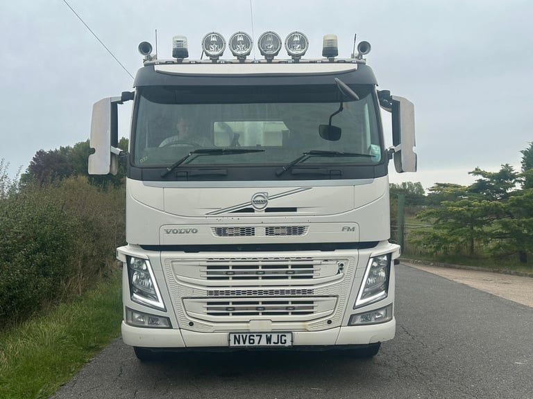 Volvo FM 420 8 X 4 Tridem Sleeper Cabin Alloy Body Tipper