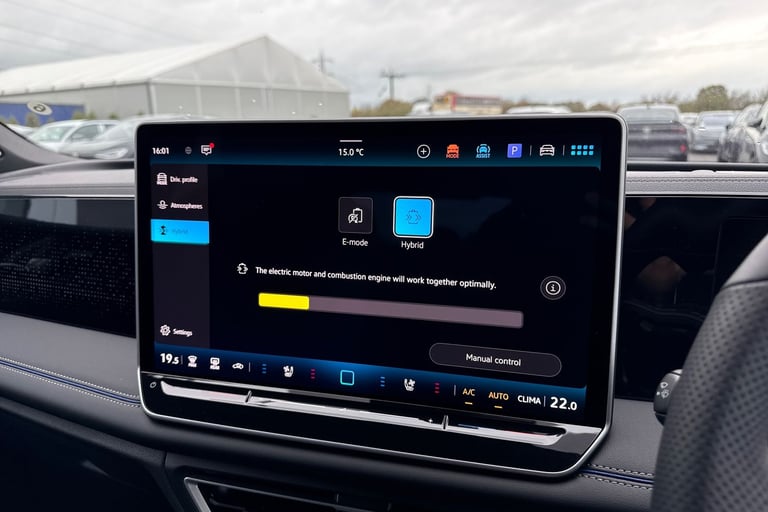 2025 Volkswagen Tiguan 1.5 TSI eHybrid 19.7kWh R-Line DSG Euro 6 (s/s) 5dr SUV Automatic