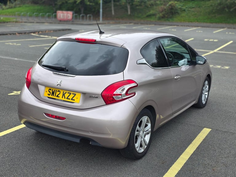 2012 Peugeot 208 1.4 VTi Allure Euro 5 3dr HATCHBACK Petrol Manual