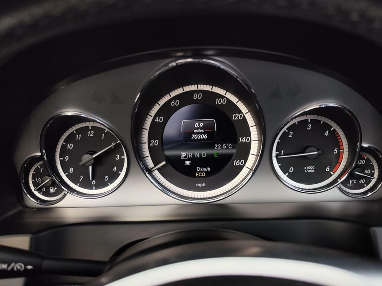 2013 Mercedes-Benz E-Class 2.1 E220 CDI BlueEfficiency Sport Cabriolet G-Tronic+ Euro 5 (s/s) 2dr...