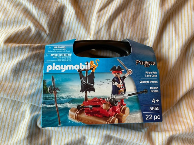 BRAND NEW playmobil pirates raft carry case 5655 | in Basingstoke,  Hampshire | Gumtree