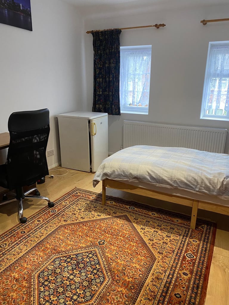 ALL BILLS INCLUSIVE Double Room in  UB8  Cowley, Uxbridge