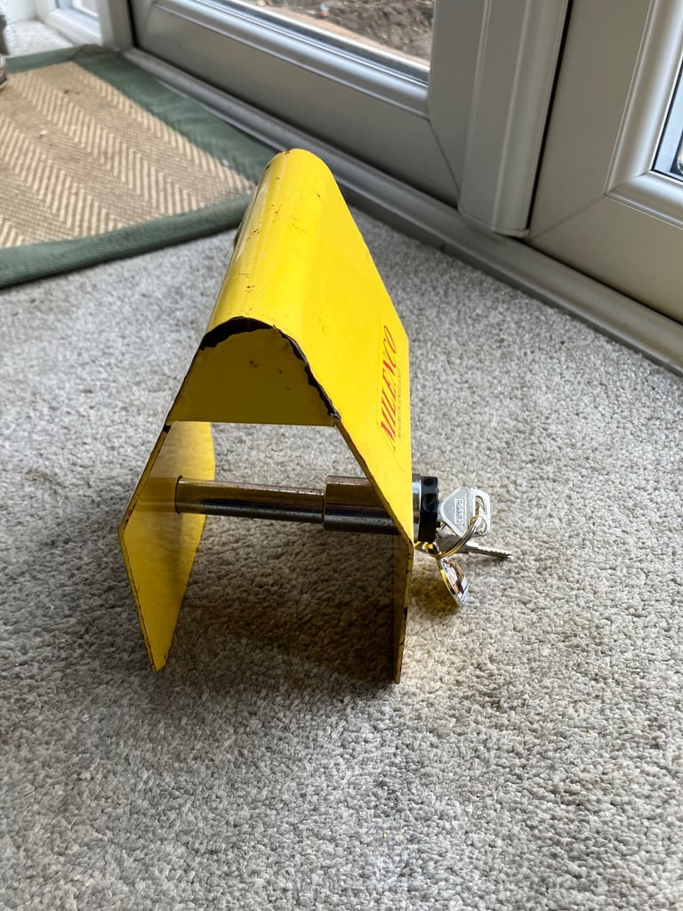 Milenco Heavy Duty Hitch Lock with 2 keys