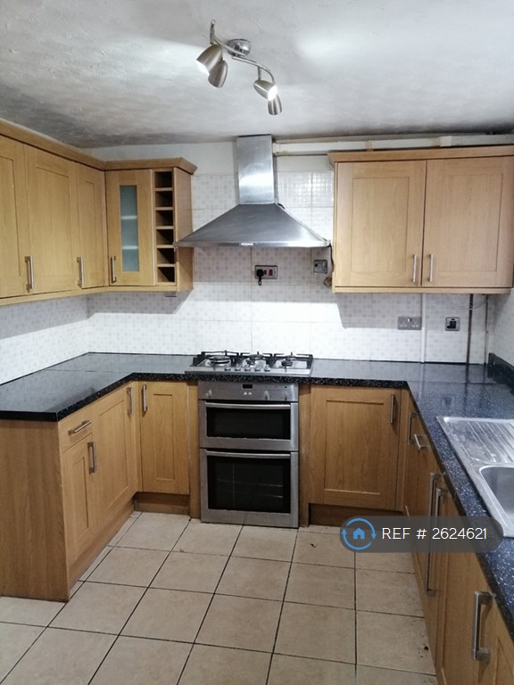 4 bedroom house in Basingstoke, Basingstoke, RG22 (4 bed) (#2624621)