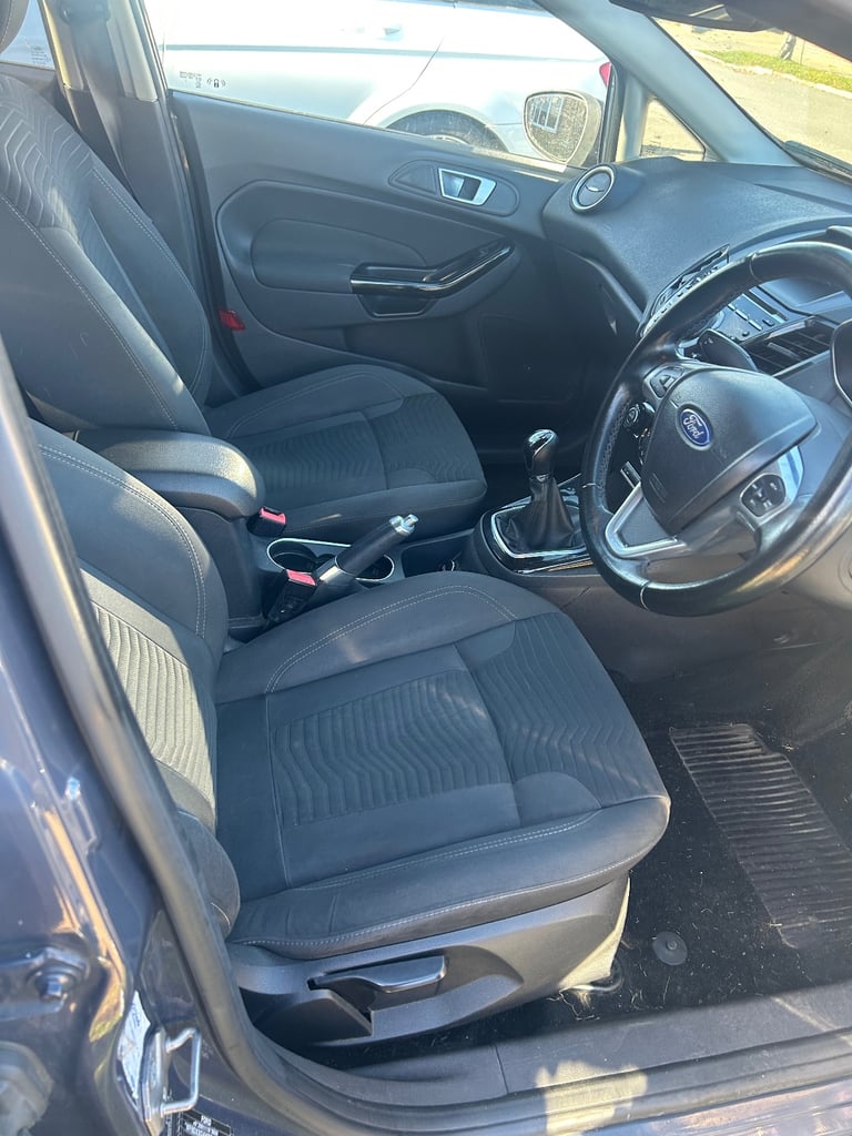 Ford, FIESTA, Hatchback, 2013, Manual, 1560 (cc), 5 doors