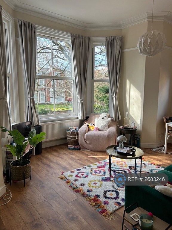 1 bedroom flat in Parkfield Road, Aigburth, Liverpool, L17 (1 bed) (#2683246)