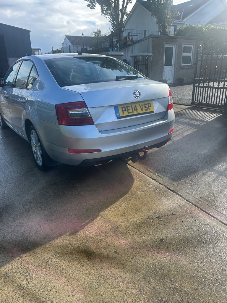 Skoda, OCTAVIA, Hatchback, 2014, Manual, 1598 (cc), 5 doors