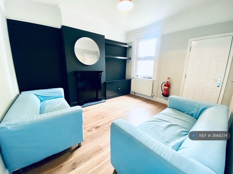 4 bedroom house in Hitchman Road, Leamington Spa, CV31 (4 bed) (#2668374)