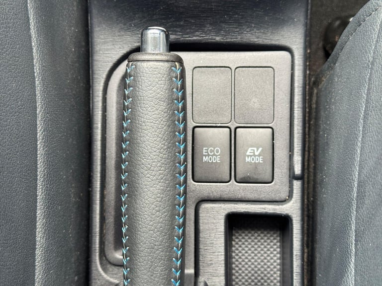  Toyota Yaris 1.5 VVT-h T Spirit CVT Euro 5 5dr Petrol/Electric Hybrid Automatic