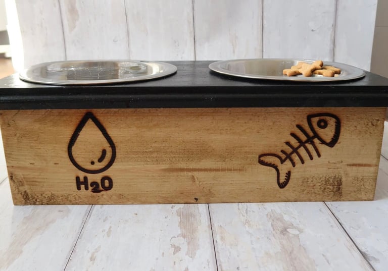 Handmade dog/cat feeder - can be personalised 