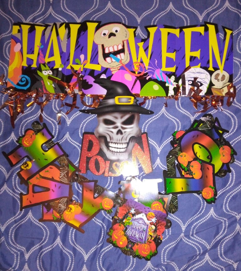 LOTS OF HALLOWEEN STUFF FOR SALE 