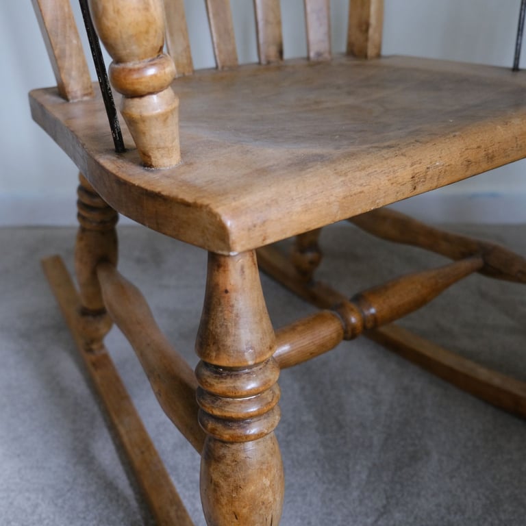 Authentic UK Country Adult Victorian Rocking Chair (c. 1870-1900)