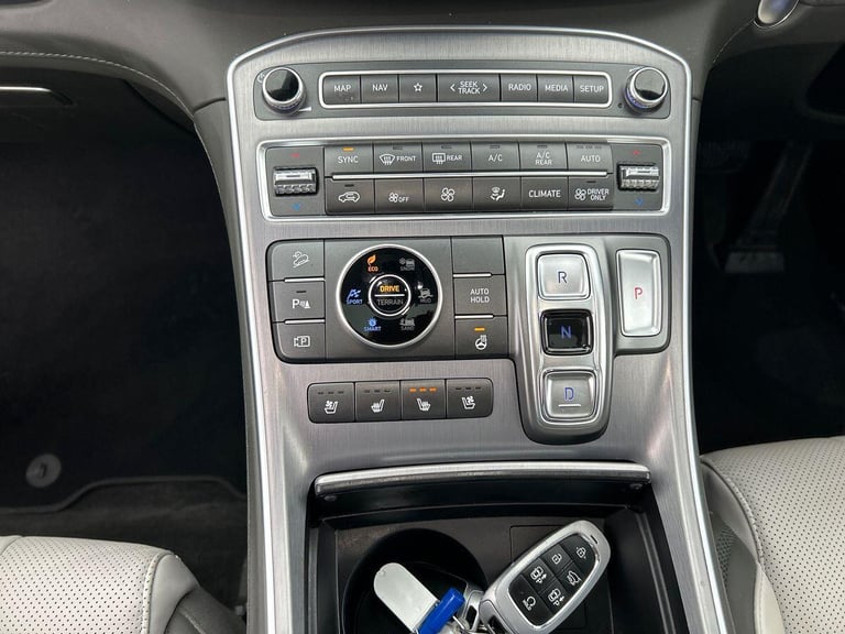 2022 Hyundai Santa Fe 1.6h T-GDi Hybrid Ultimate 5dr Automatic 4WD ESTATE Petrol/Electric Hybrid ...