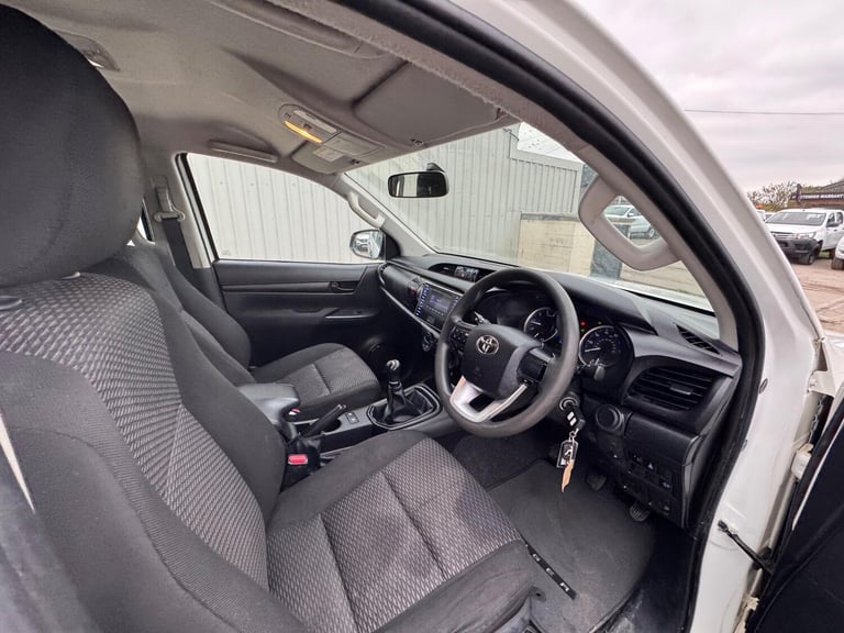 2019 Toyota Hilux Active D/Cab Pick Up 2.4 D-4D PICK UP DIESEL Manual