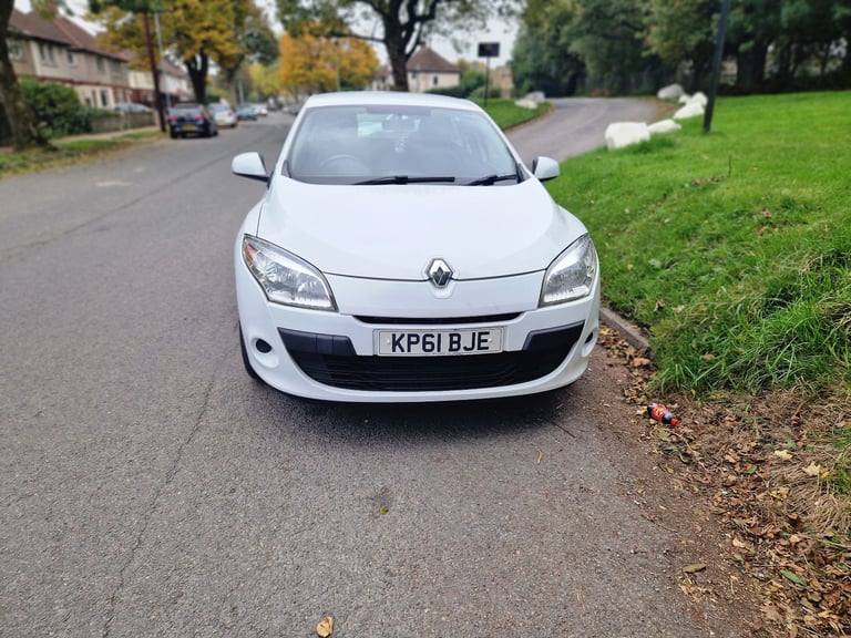 Renault, MEGANE, Hatchback, 2011, Manual, 1598 (cc),5 doors - Image 2