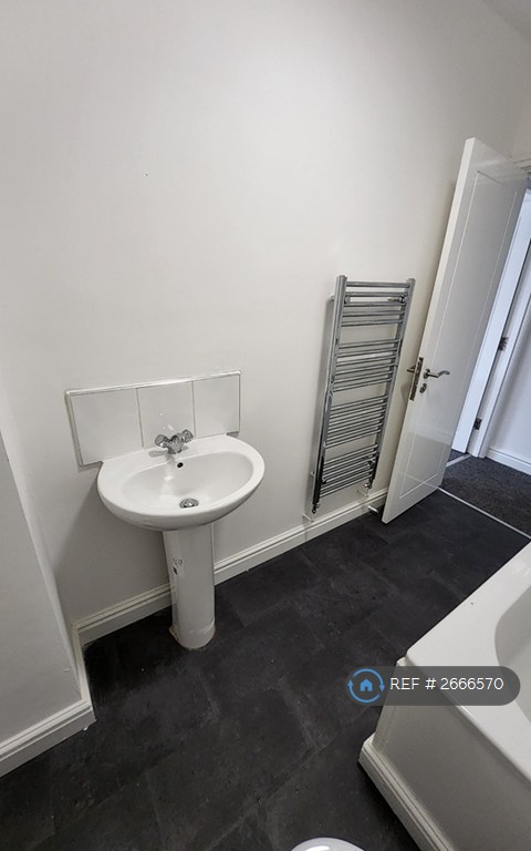 2 bedroom house in Regent Street, Nelson, BB9 (2 bed) (#2666570)