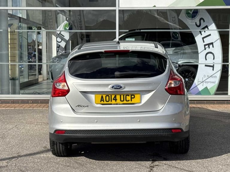 2014 Ford Focus 1.6 125 Zetec Navigator 5dr Powershift HATCHBACK PETROL Automatic
