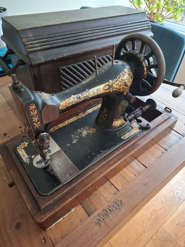 image for Antique Singer Sewing Machine 