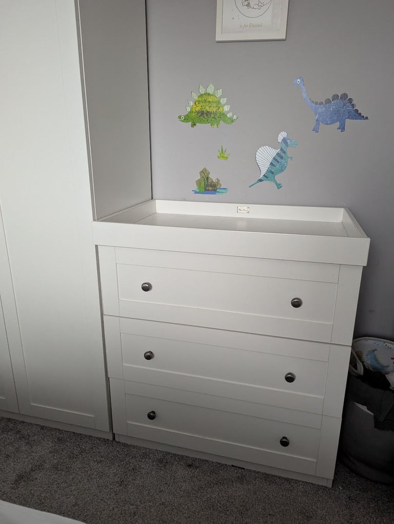 Silver cross baby furniture wardrobe & drawers (changing table)