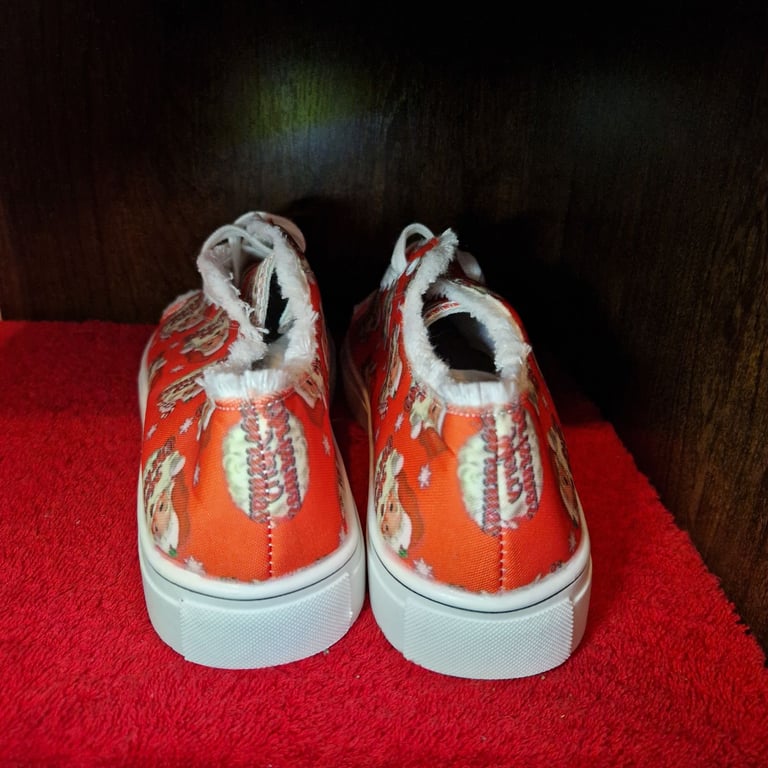 Christmas Santa Print Trainers – Red “Merry Christmas” Lace-Up Shoes – Size EU 41 / UK 7 – Brand New