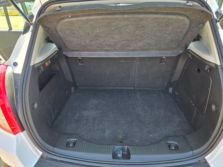 2016 Vauxhall Mokka 1.6i Exclusiv SUV 5dr Petrol Manual 2WD Euro 6 (s/s) (115 ps) SUV Petrol Manual