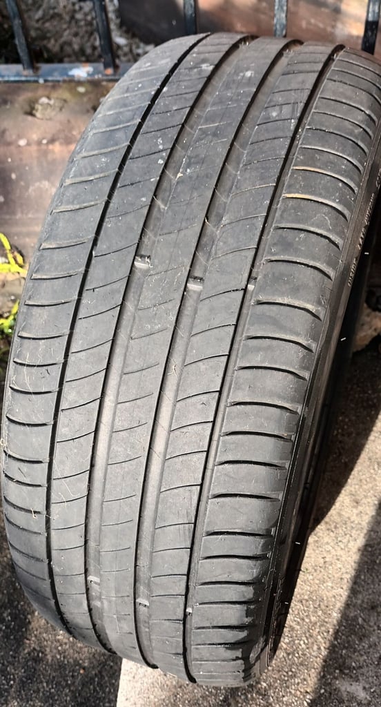 Car Tyre Michelin Primacy 225/45R17 (1 item)