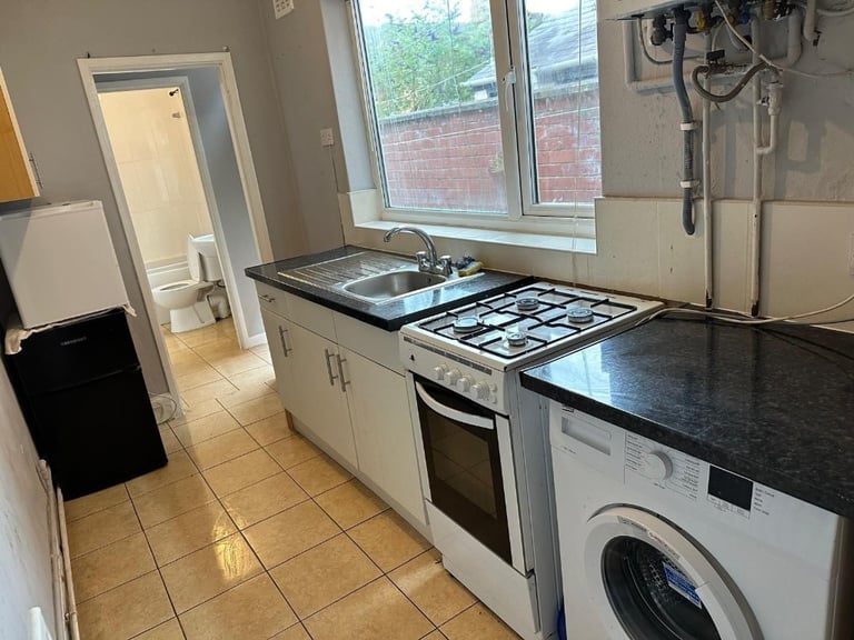 Room in Leicester LE3 9FQ shared property