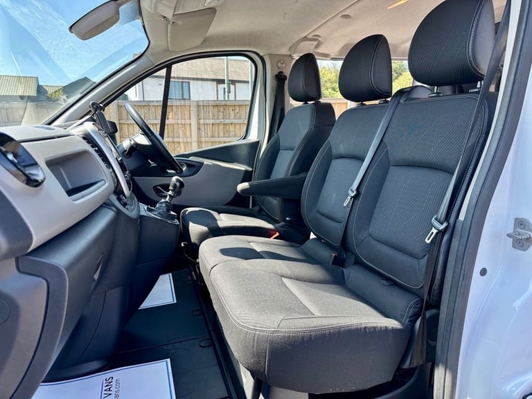 2018 Renault Trafic 1.6 dCi 27 Sport Nav Crew Van Double Cab 6dr Diesel Manual SWB Euro 6 (120  C...