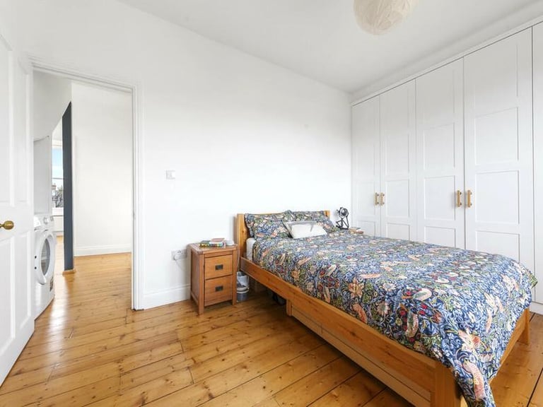 💫 Bright room available in Plaistow 💫 