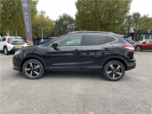 2017 Nissan Qashqai 1.6 DiG-T N-Connecta 5dr Hatchback Petrol Manual