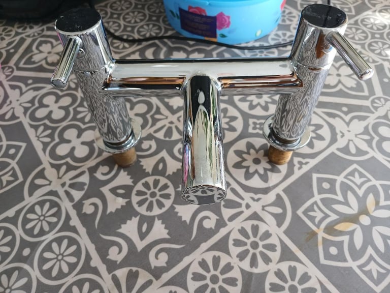 image for Cooke & Lewis Bath Filler Bath Tap in very good condition