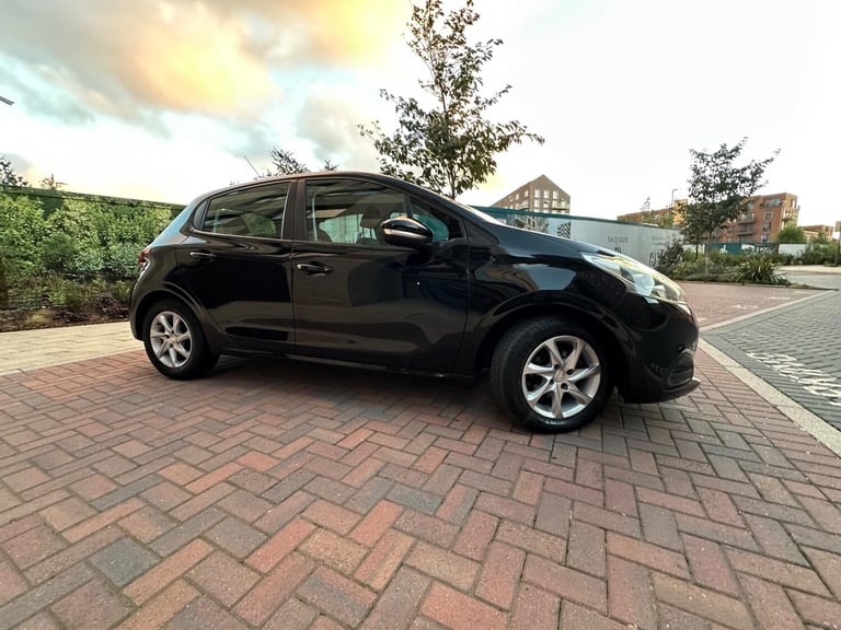 2016 Peugeot 208 1.2 PureTech Active Euro 6 5dr HATCHBACK Petrol Manual