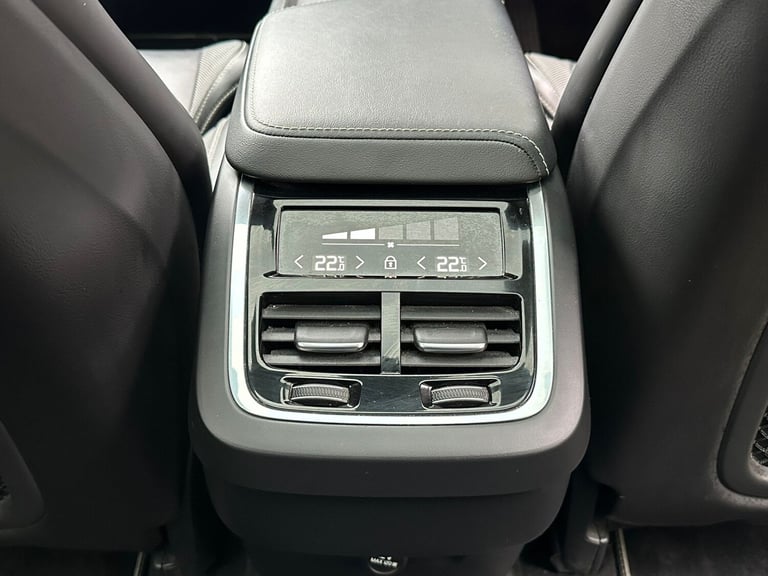 2019 Volvo XC60 2.0 B4D R DESIGN 5dr AWD Geartronic ESTATE Diesel Automatic