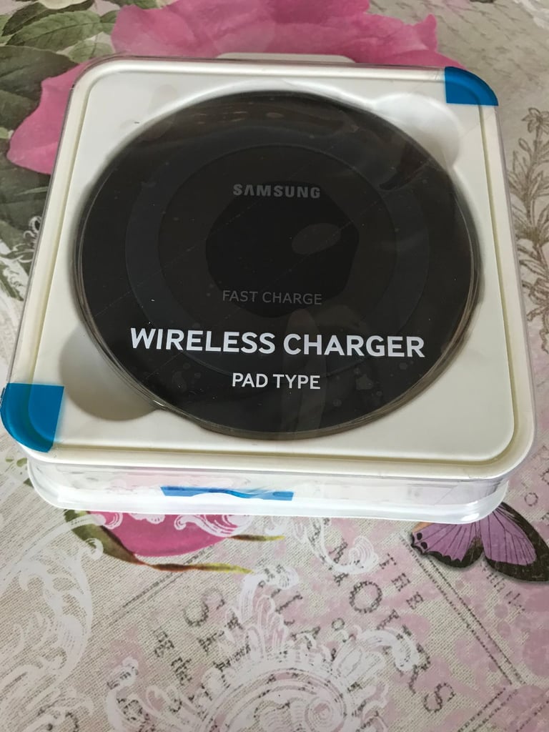 Genuine Fast Samsung Wireless Charger Pad (Black/White) For Samsung Galaxy, iPhone ,Huawei