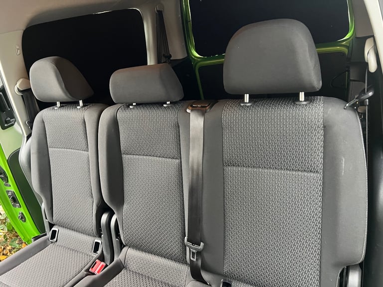 VW Caddy Maxi Life second row seats